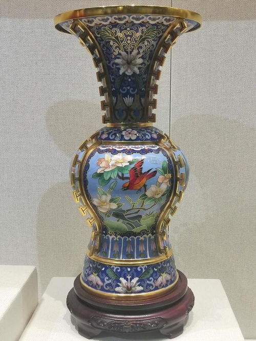 景泰藍(lán) 掐絲琺瑯的流光溢彩——探訪北京琺瑯廠，領(lǐng)略其精美絕倫